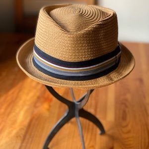 Men’s porkpie hat, barely used.